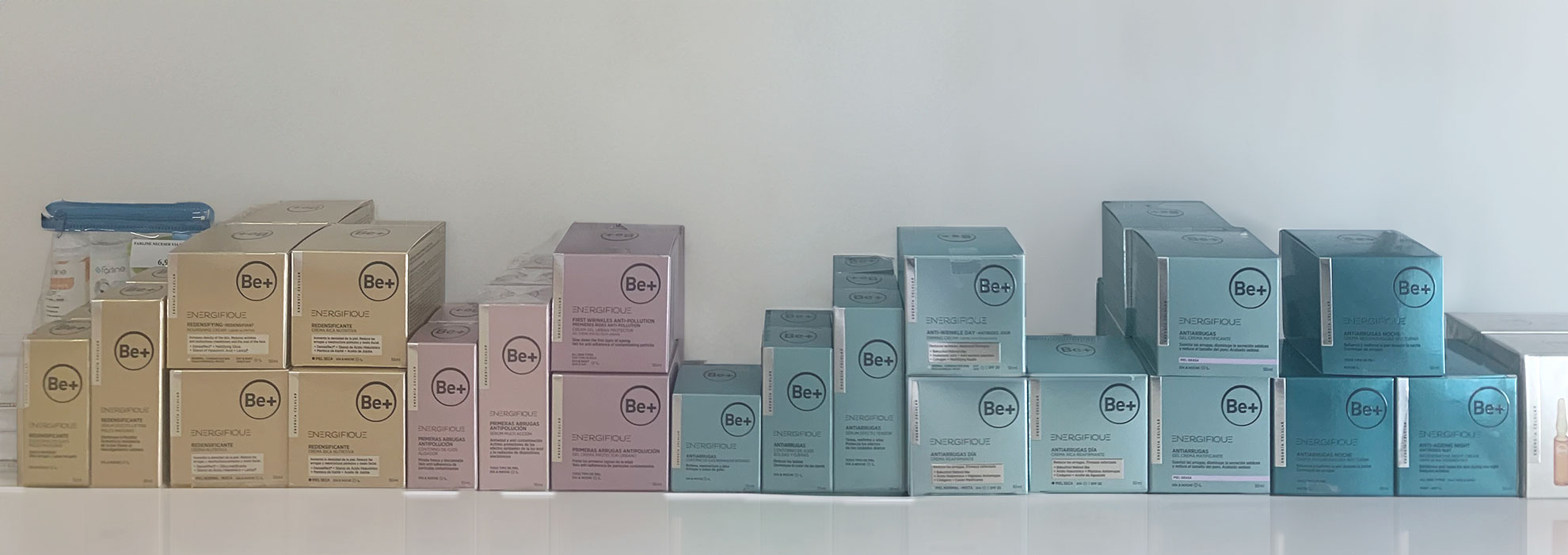 equipo, historia y descripcion de Farmacia Sastre en R&ograve;tova